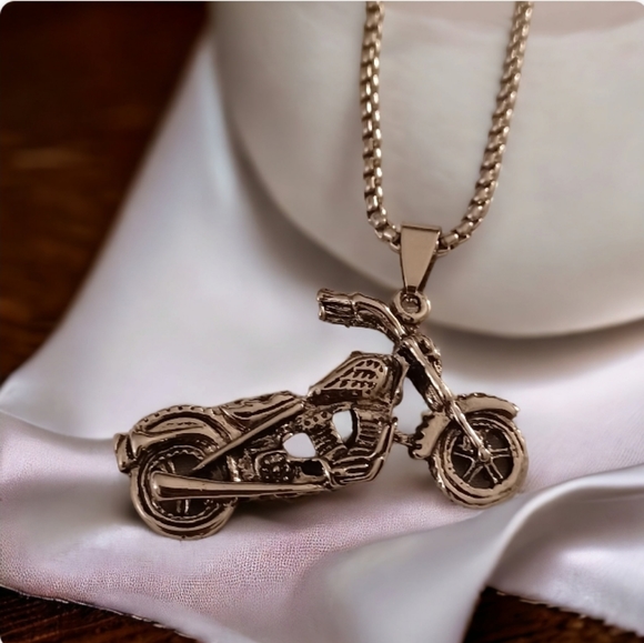 Motorcycle Necklace - Picture 5 of 10